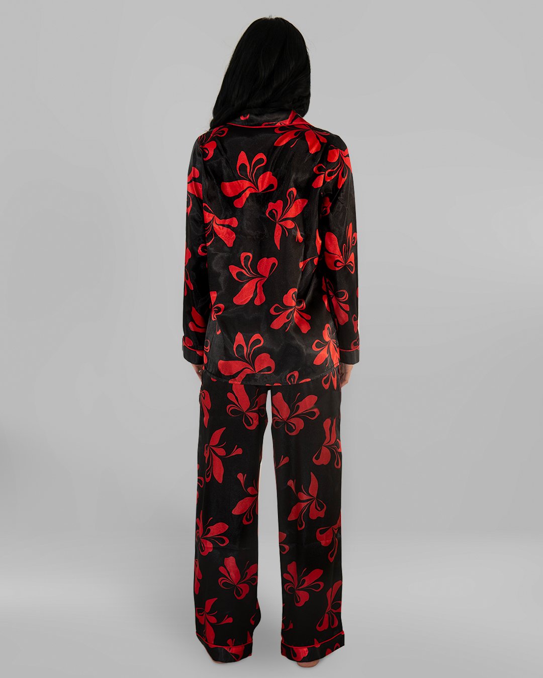 Комплект Дълга Сатенена Пижама - Черна с Червени Панделки - „Bowie“