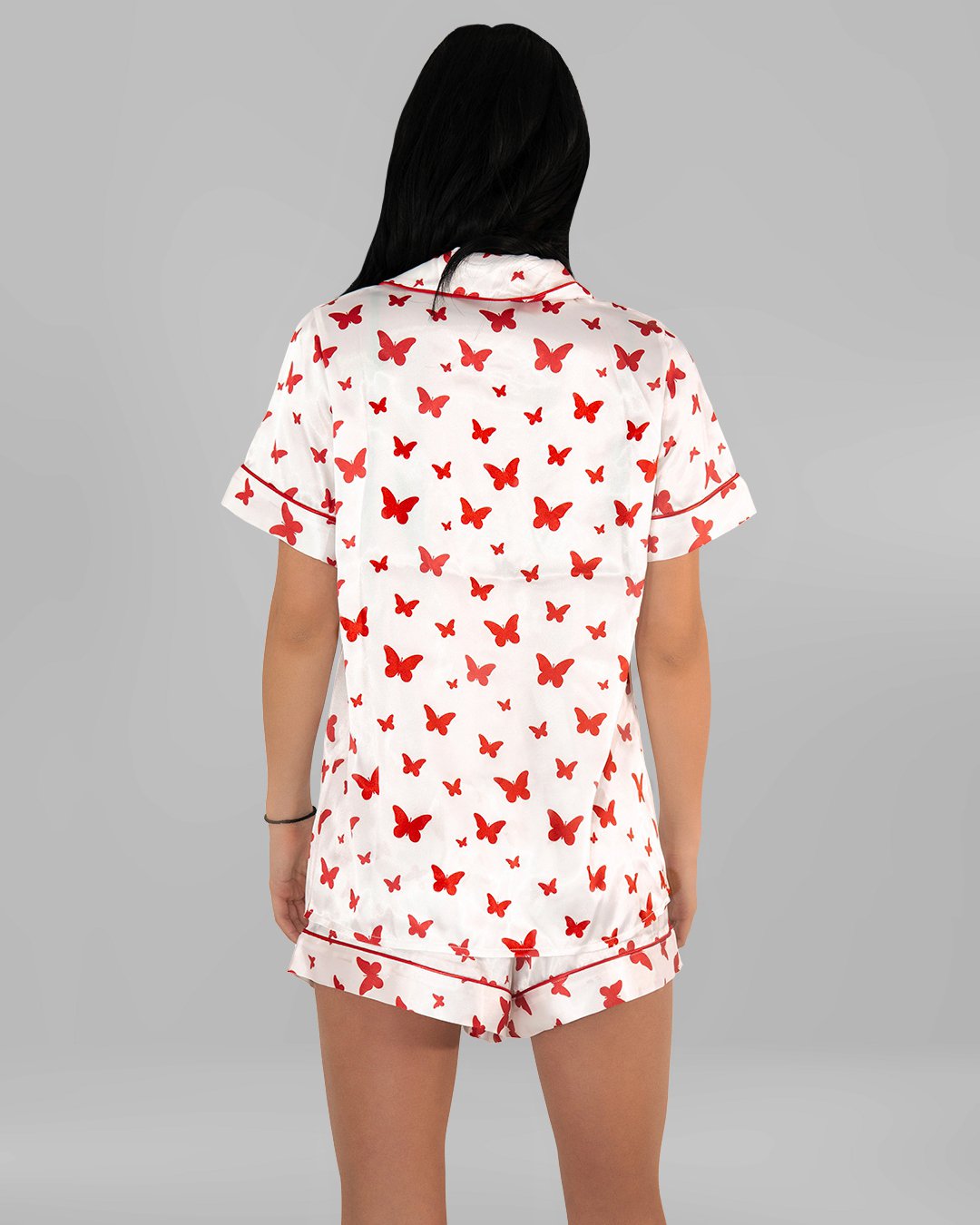 DLV00538_1 Комплект Къса Сатенена Пижама – Бяла с Червени Пеперудки – „Wings“