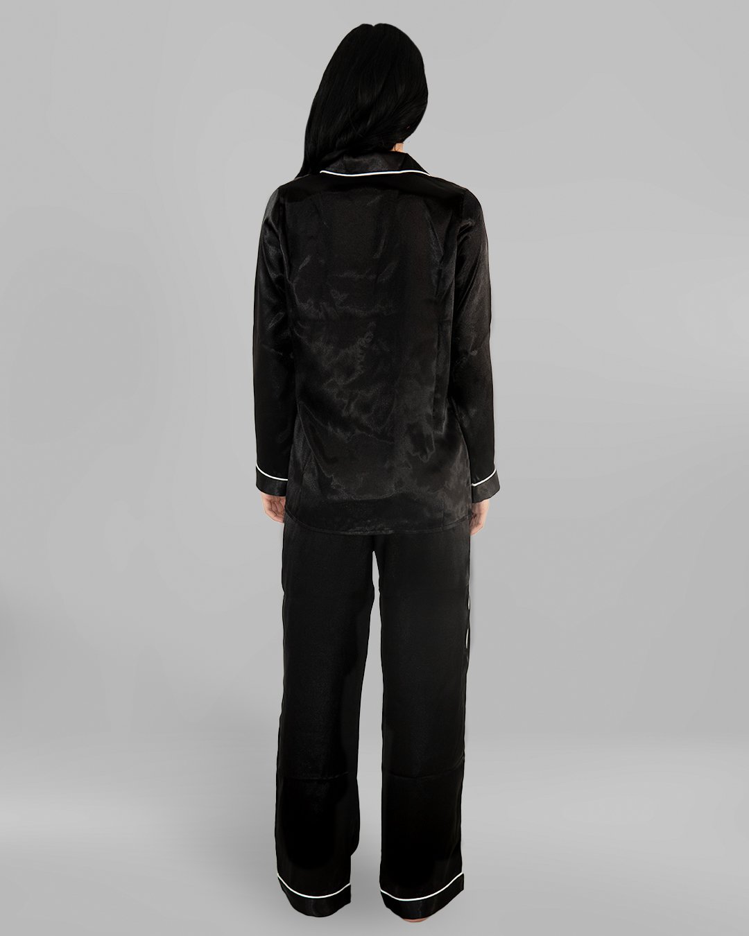 Комплект Дълга Сатенена Пижама – Черна – „Elegant“